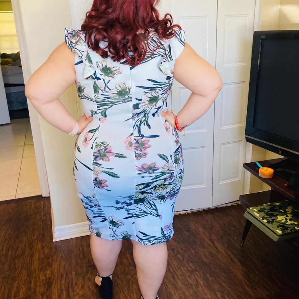 Dress - Picture 3 of 11